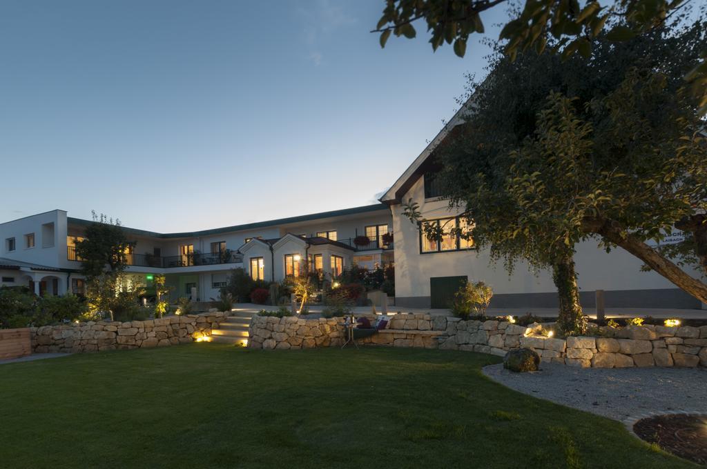 Haus Kranixfeld-Fischl Hotel Moerbisch Am See Exterior photo